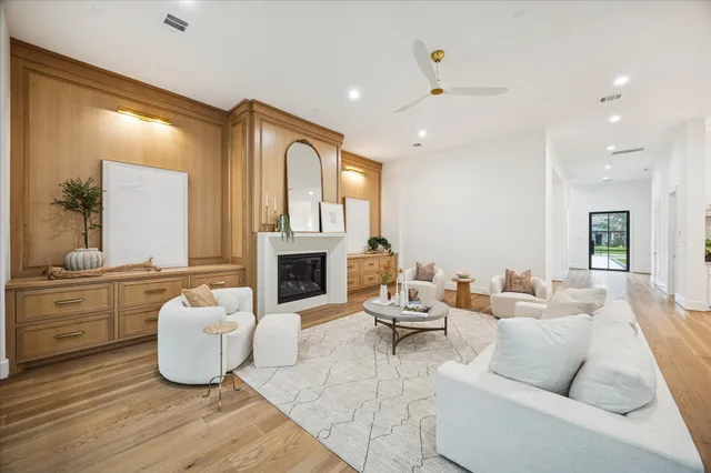 $2,349,990 | 830 Azalea Street, Houston, TX 77018