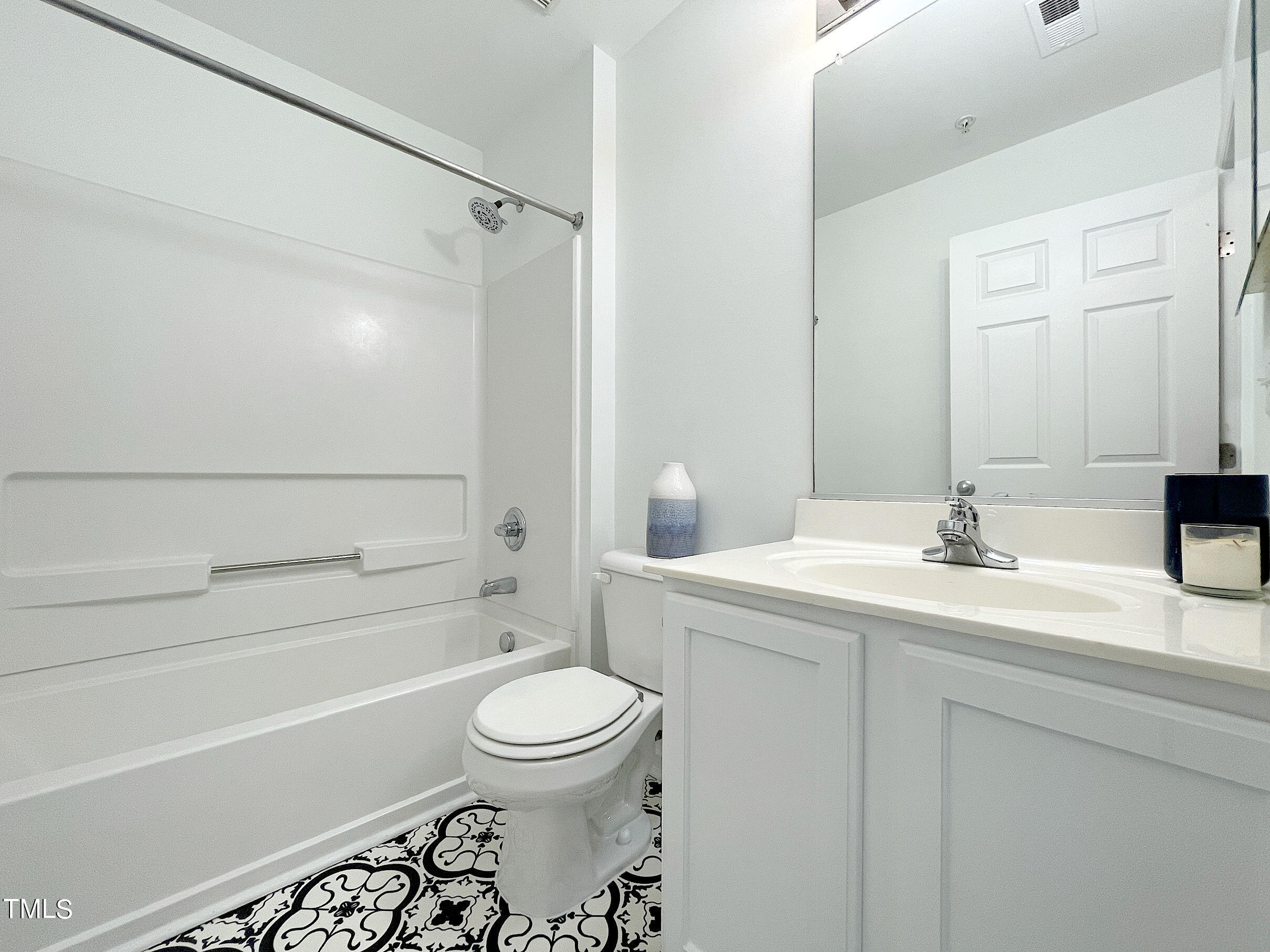 2210 Raven Road, Unit 109 Raleigh, NC 27614 - Photo 26 of 31 20240405_153659659_iOS
