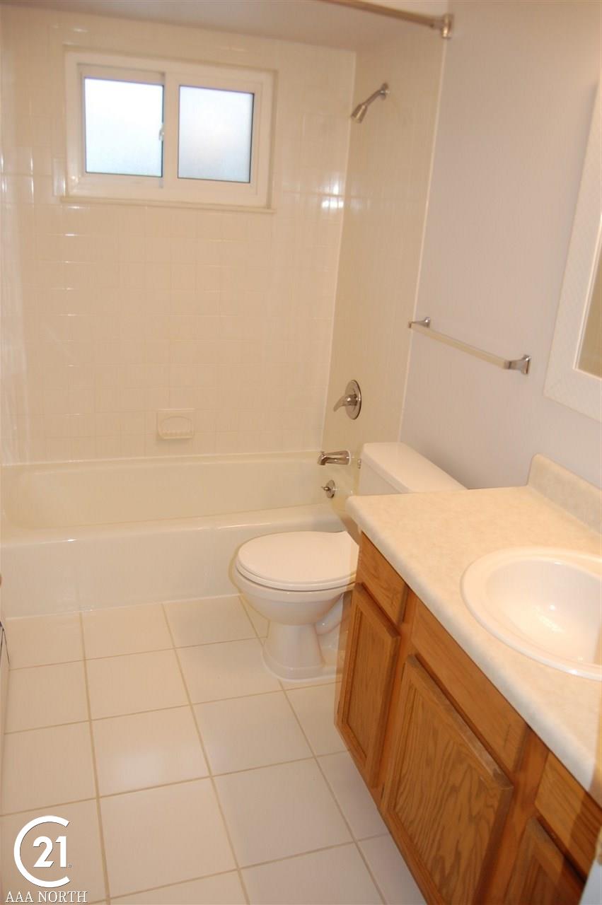 1095 Tienken Court Rochester, MI 48306 - Photo 10 of 11