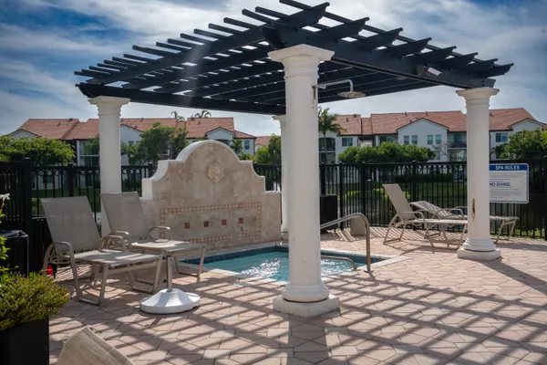$324,000 | 809 Villa Circle, Boynton Beach, FL 33435