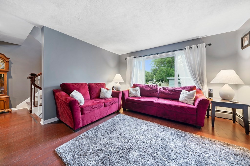 3 Norman Road Reading, MA 01867 - Photo 4 of 32