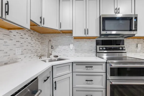 $215,000 | 35 Mathews Avenue, Unit 20, Waterville, ME 04901