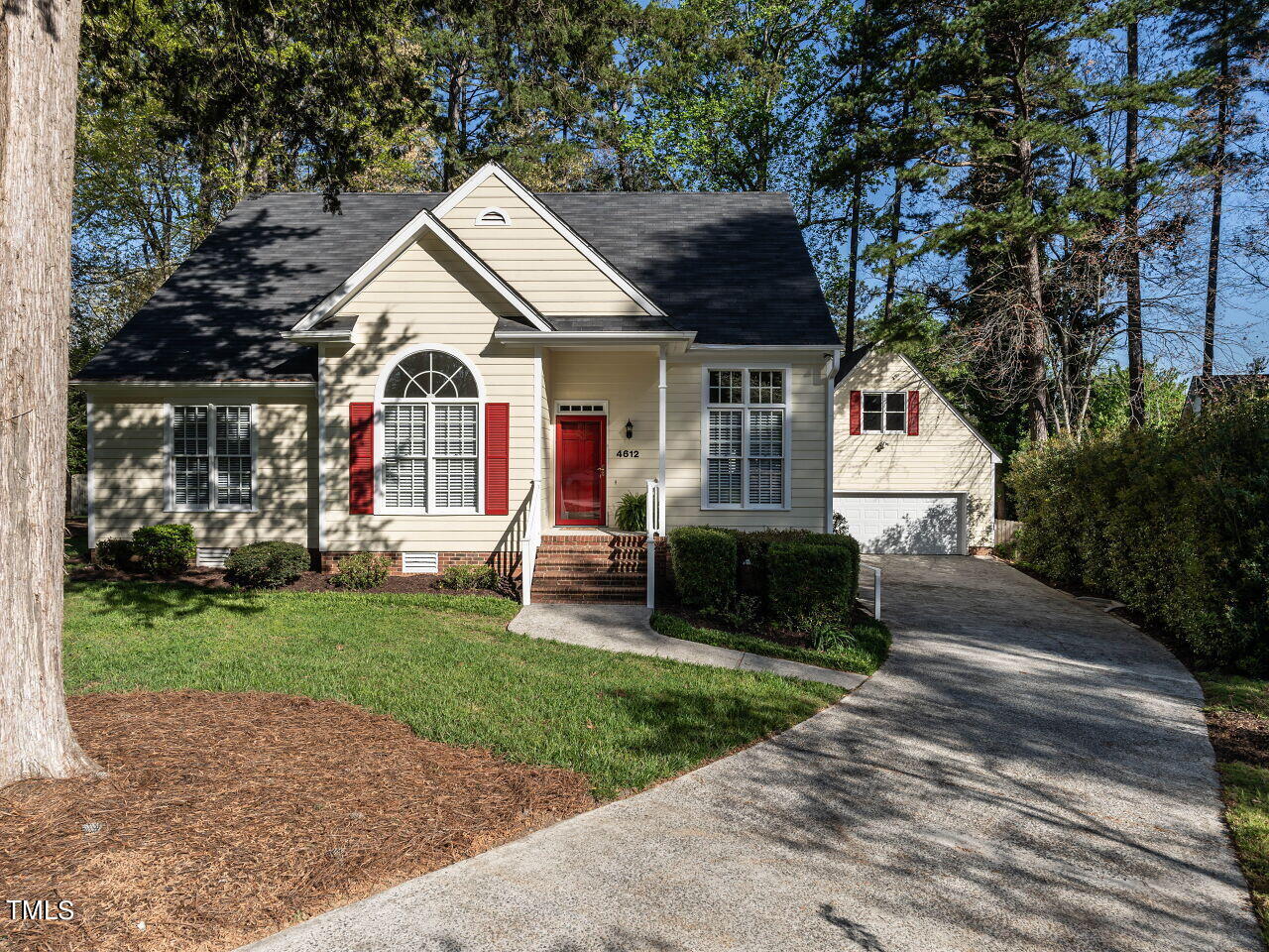 4612 Thendara Way Raleigh, NC 27612 - Photo 1 of 34 003-1280x960-front