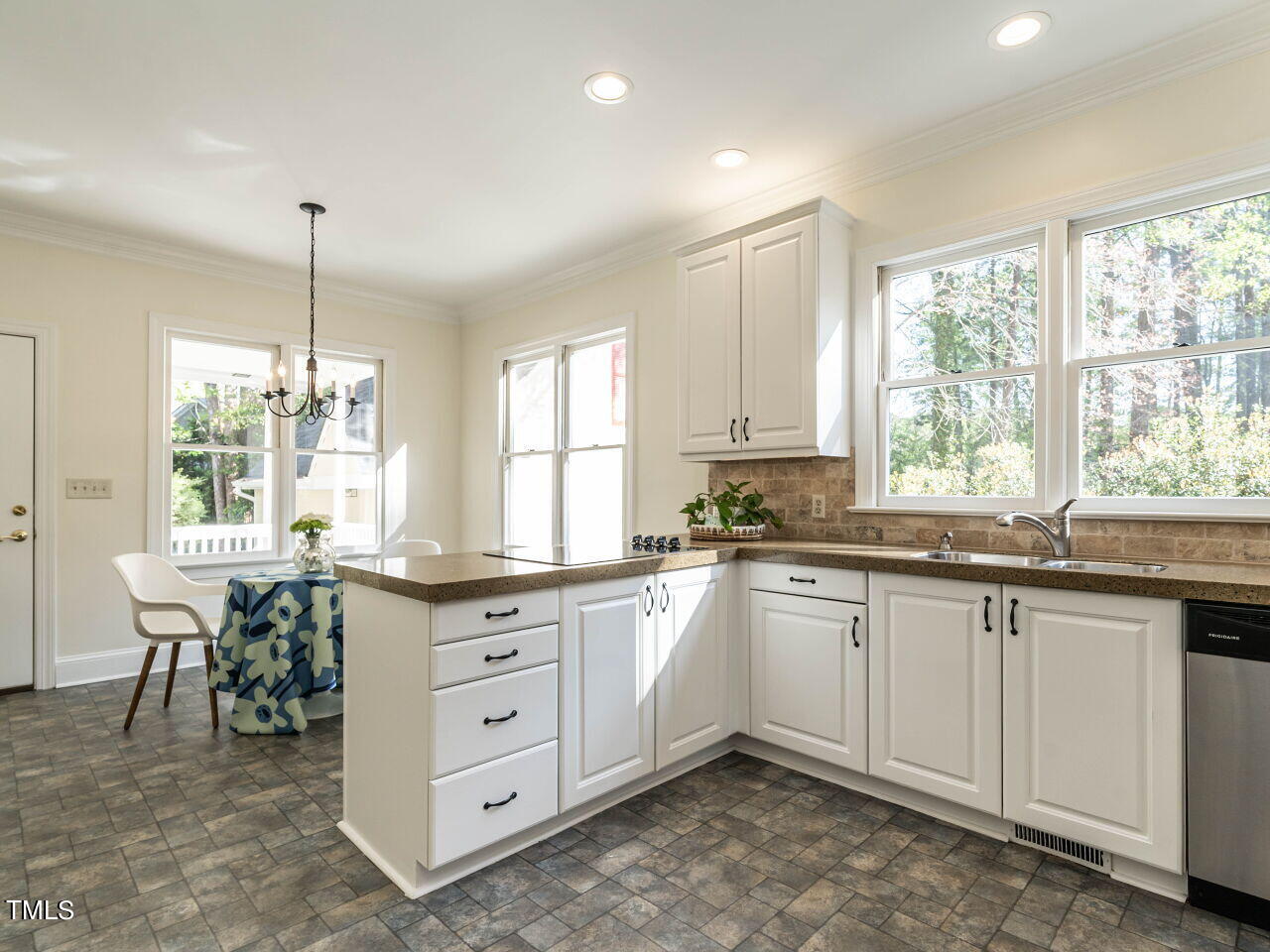 4612 Thendara Way Raleigh, NC 27612 - Photo 16 of 34 016-1280x960-kitchen