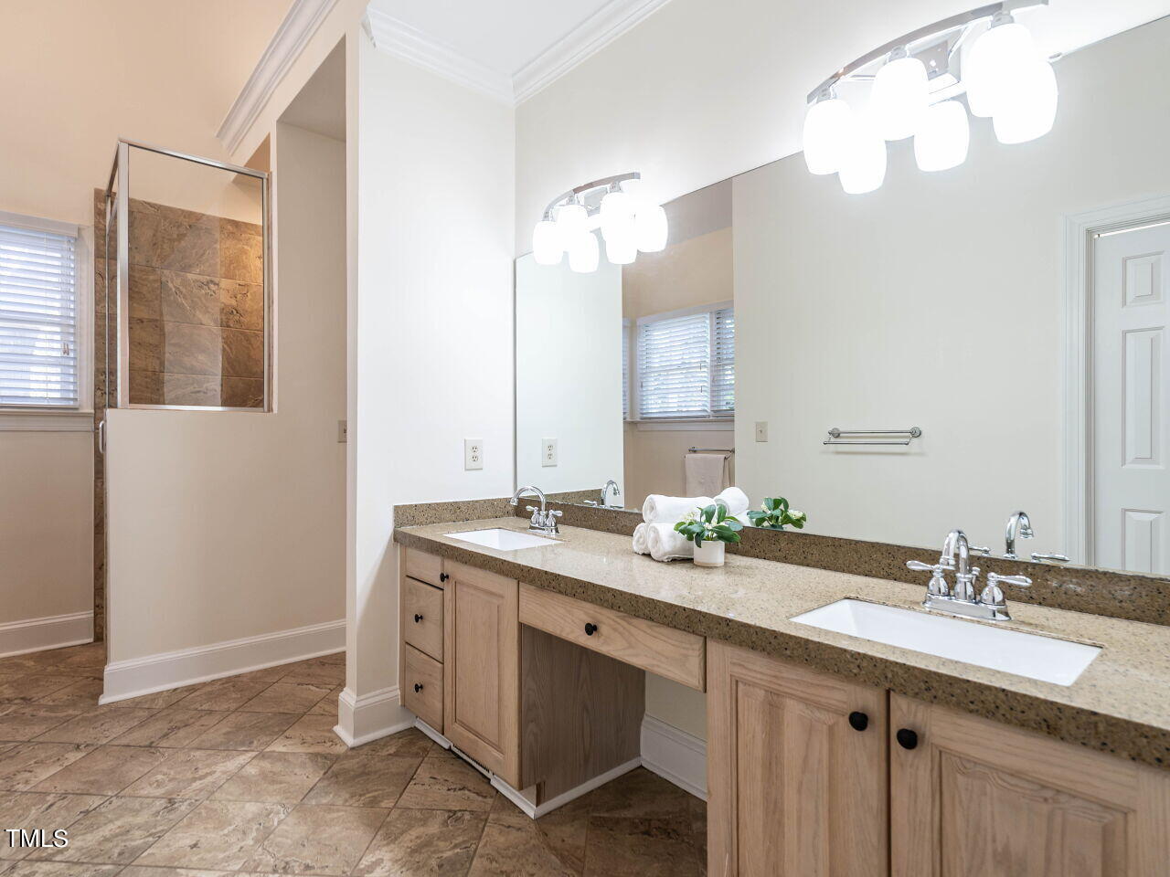 4612 Thendara Way Raleigh, NC 27612 - Photo 21 of 34 021-1280x960-primary-bath