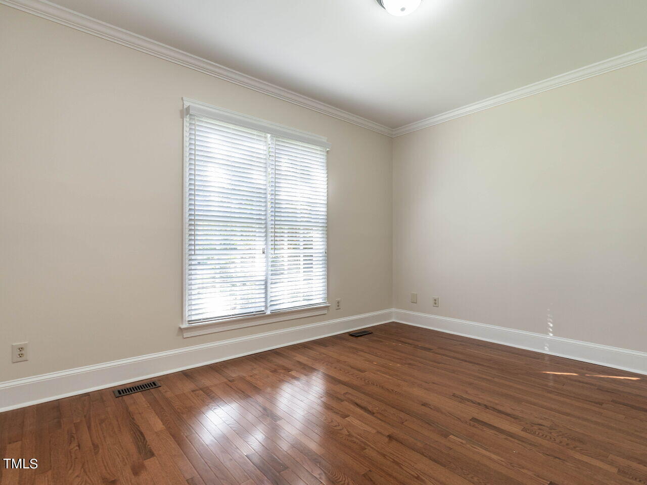 4612 Thendara Way Raleigh, NC 27612 - Photo 27 of 34 027-1280x960-bedroom