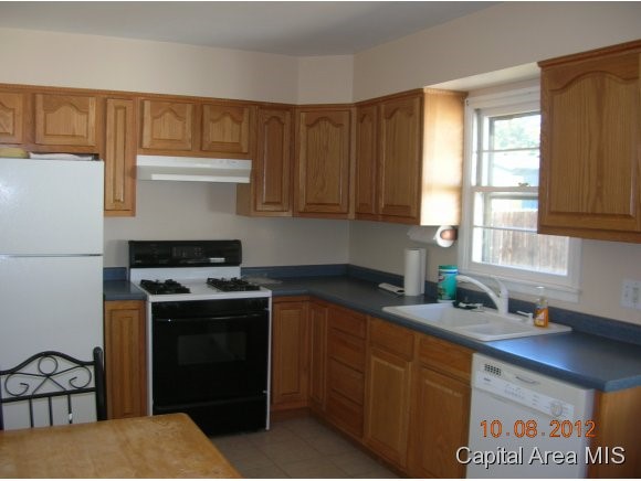 79 Archer Avenue Springfield, IL 62704 - Photo 9 of 16