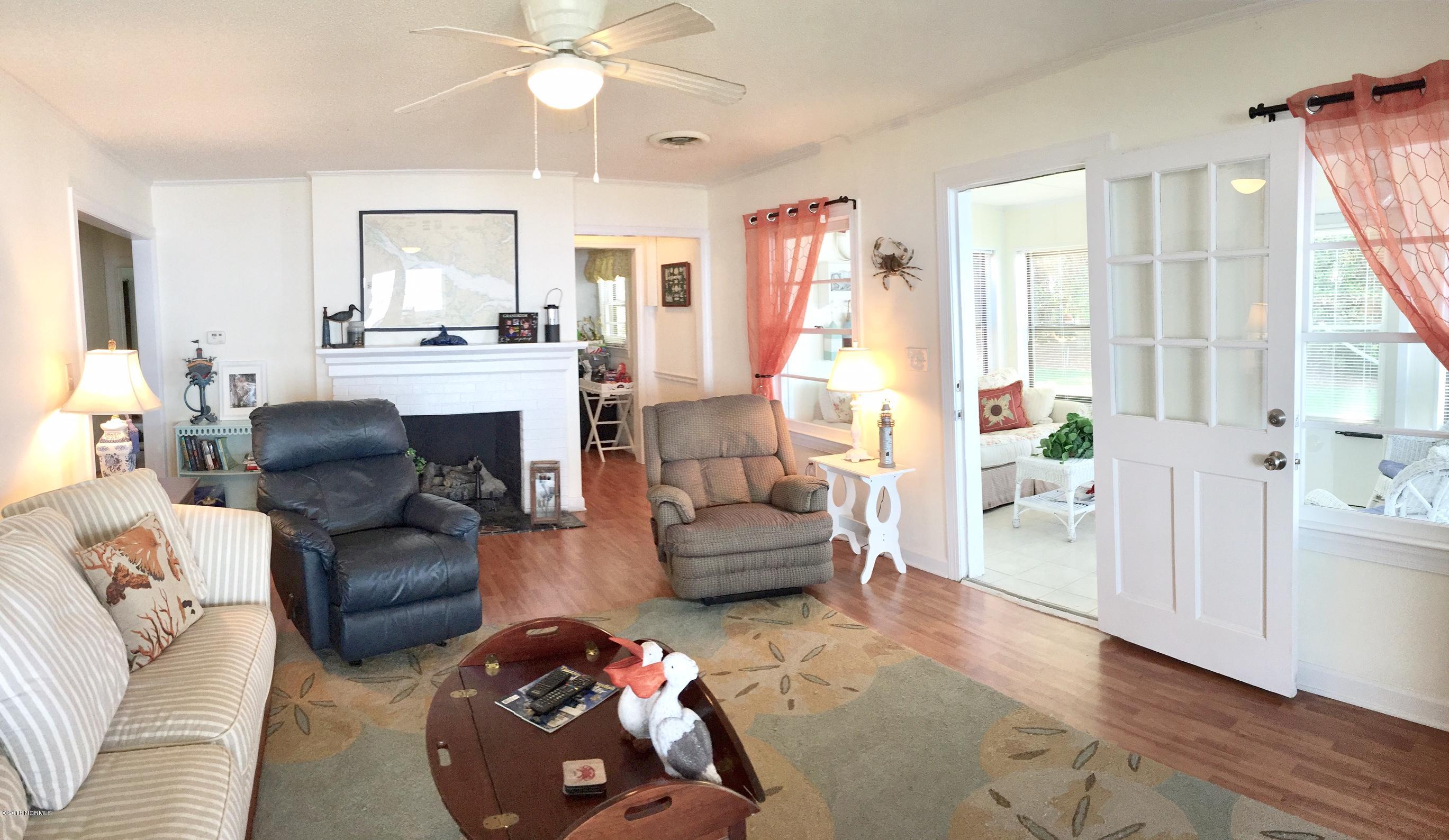 830 Ross Road Bath, NC 27808 - Photo 14 of 40 LivingRoom1