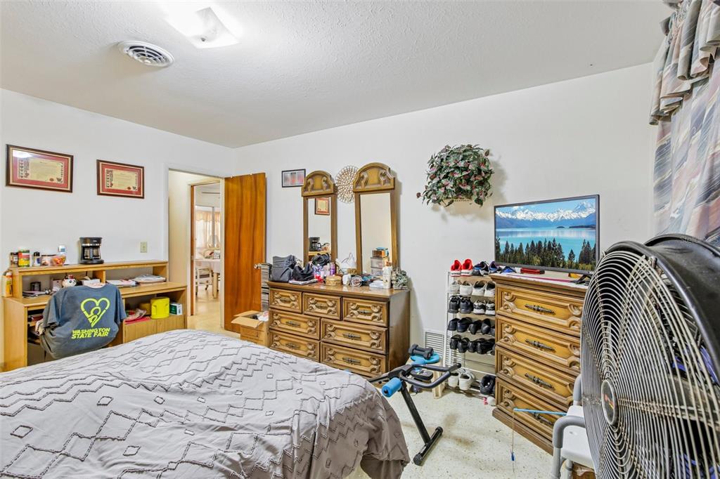 2210 Gentian Road Venice, FL 34293 - Photo 19 of 29 Gallery Image 19