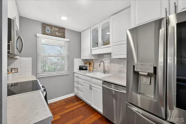 $337,000 | 1217 Dorne Drive, Ballwin, MO 63021