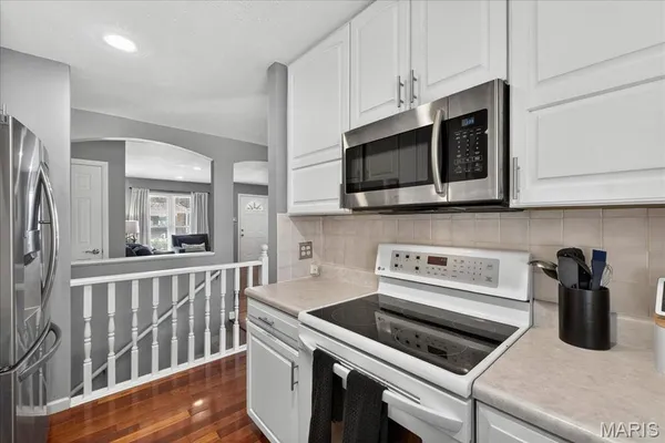 $337,000 | 1217 Dorne Drive, Ballwin, MO 63021