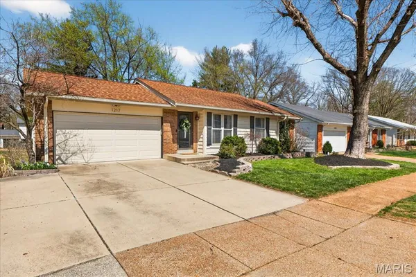 $337,000 | 1217 Dorne Drive, Ballwin, MO 63021