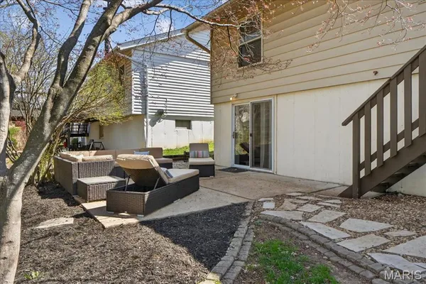 $337,000 | 1217 Dorne Drive, Ballwin, MO 63021