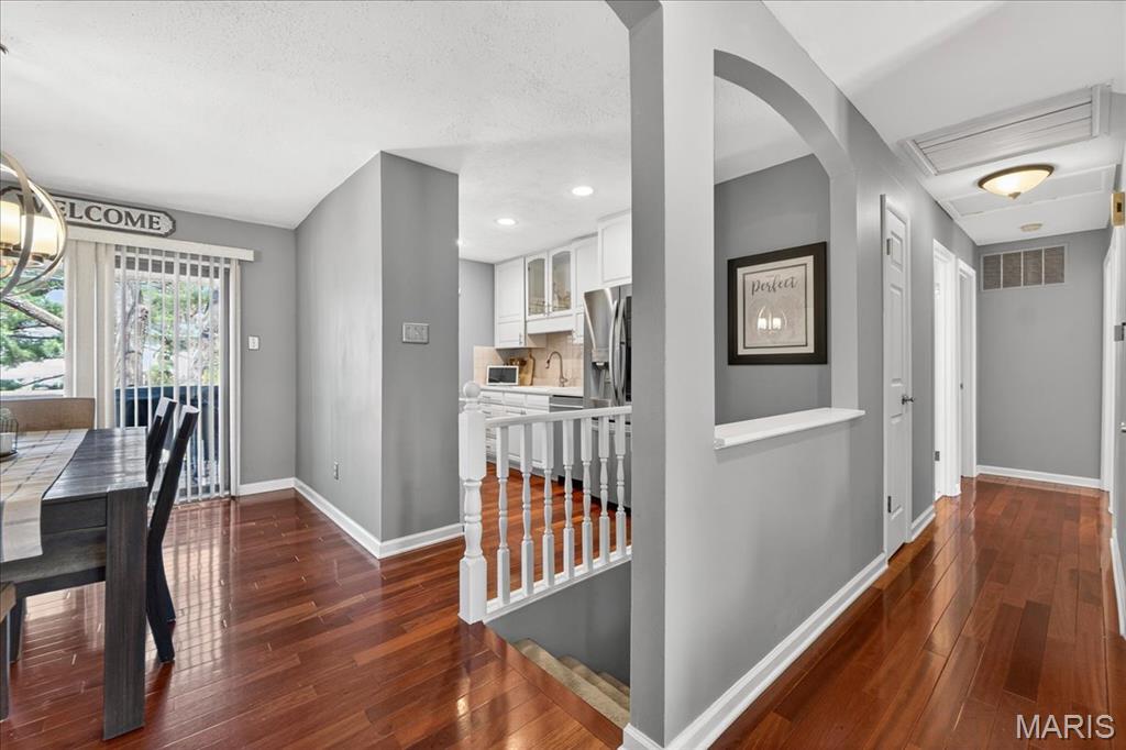 1217 Dorne Drive Ballwin, MO 63021 - Photo 10 of 42