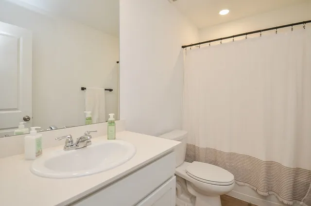 $1,800 | 305 Riverwood Village Lane, Sealy, TX 77474