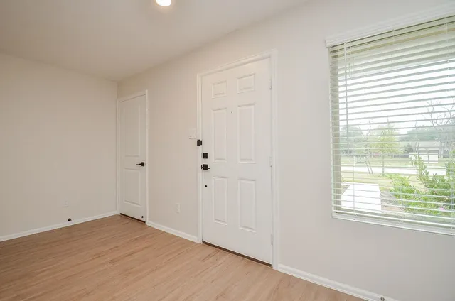 $1,800 | 305 Riverwood Village Lane, Sealy, TX 77474