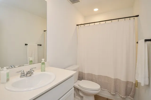 $1,800 | 305 Riverwood Village Lane, Sealy, TX 77474