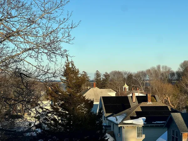 $2,500 | 195 Court Street, Unit 2, Plymouth, MA 02360