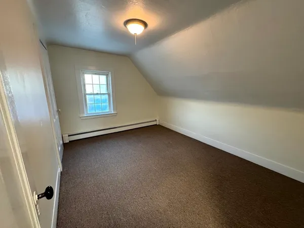 $2,500 | 195 Court Street, Unit 2, Plymouth, MA 02360