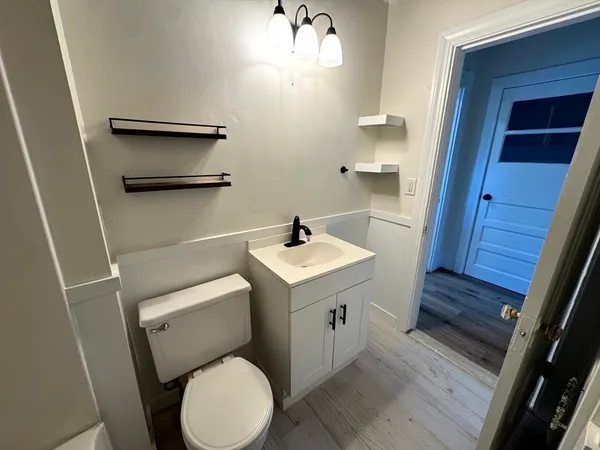 $2,500 | 195 Court Street, Unit 2, Plymouth, MA 02360