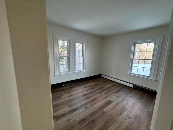 $2,500 | 195 Court Street, Unit 2, Plymouth, MA 02360