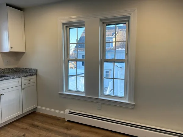 $2,500 | 195 Court Street, Unit 2, Plymouth, MA 02360