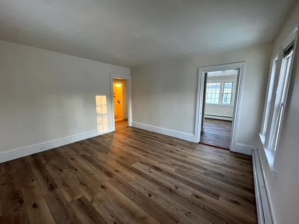 $2,500 | 195 Court Street, Unit 2, Plymouth, MA 02360
