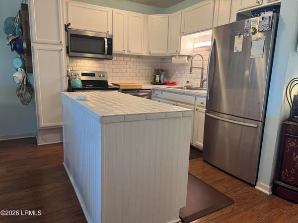 $299,900 | 2201 Boundary Street, Unit 202, Beaufort, SC 29902