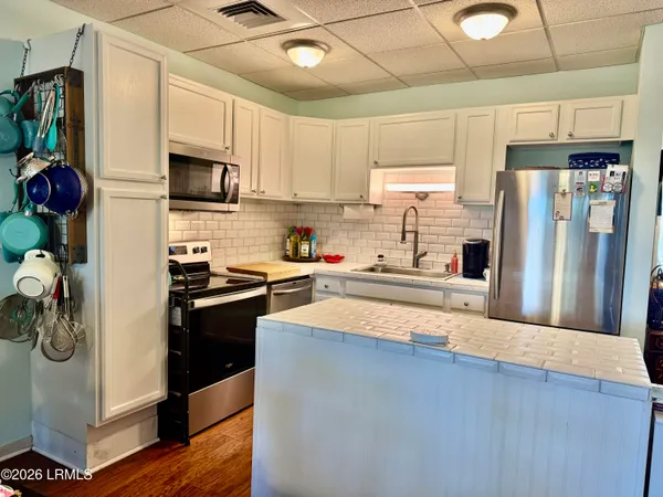 $299,900 | 2201 Boundary Street, Unit 202, Beaufort, SC 29902