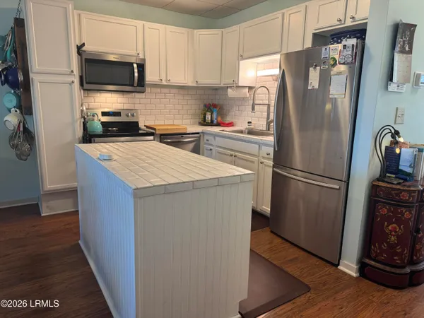 $299,900 | 2201 Boundary Street, Unit 202, Beaufort, SC 29902