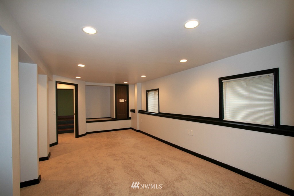 502 North 68th Street Seattle, WA 98103 - Photo 18 of 25 Gallery Image 18