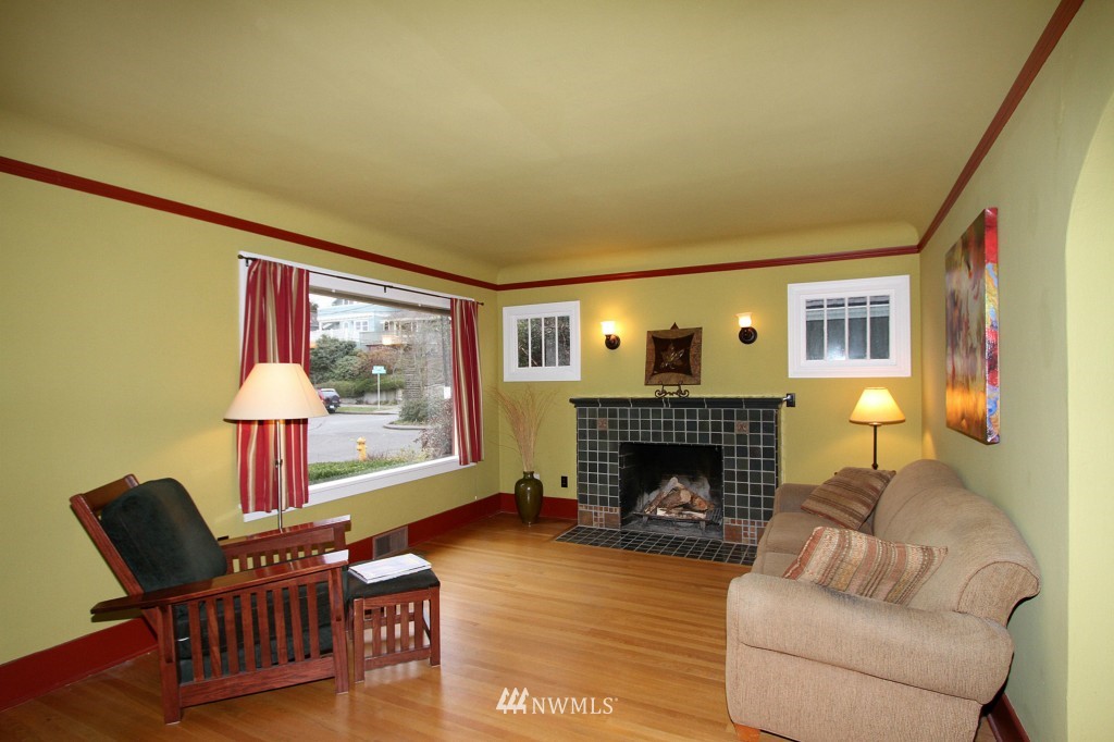 502 North 68th Street Seattle, WA 98103 - Photo 3 of 25 Gallery Image 3