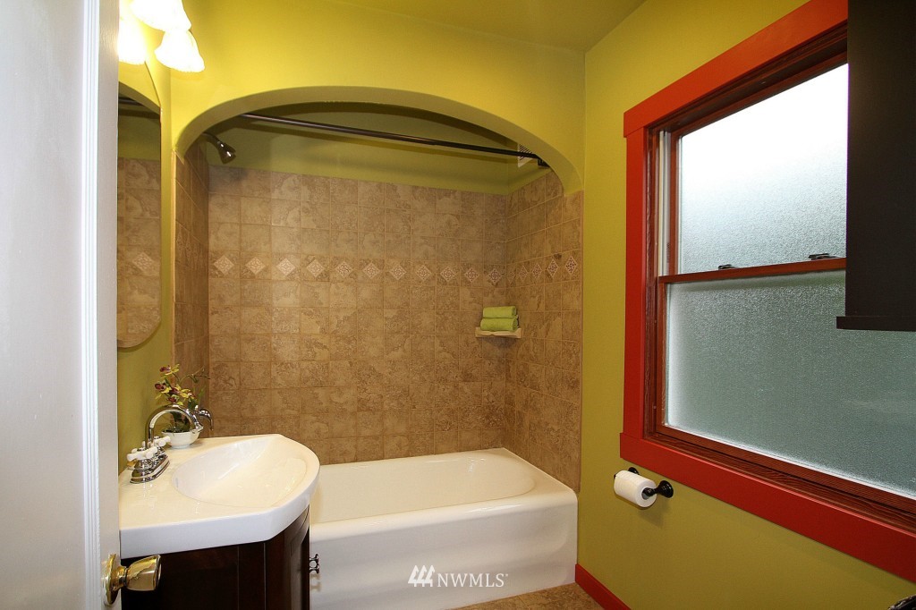 502 North 68th Street Seattle, WA 98103 - Photo 10 of 25 Gallery Image 10