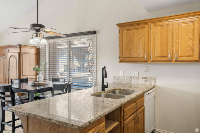 860 South Village Road, Unit O8 St. George, UT 84770 - Photo 8 of 37