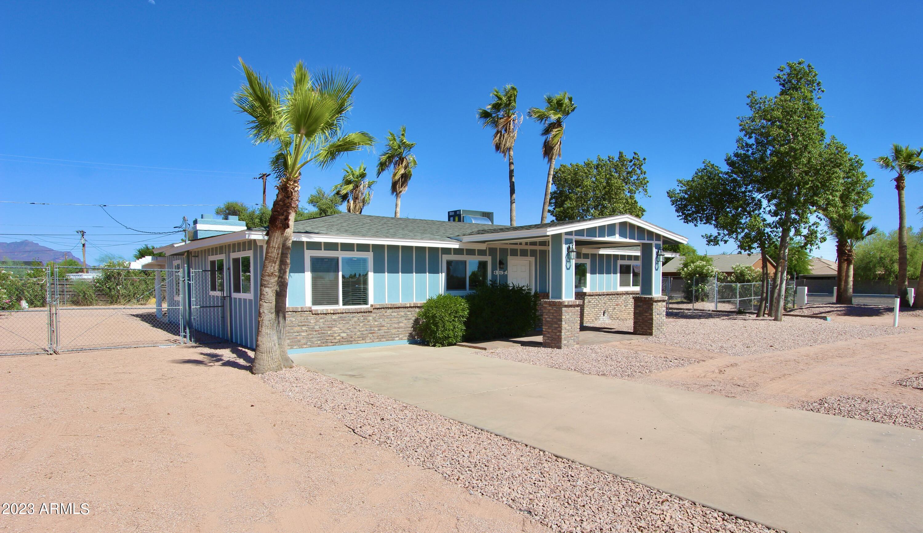 351 South Mountain Road Apache Junction, AZ 85120 - Photo 3 of 42 IMG_3920
