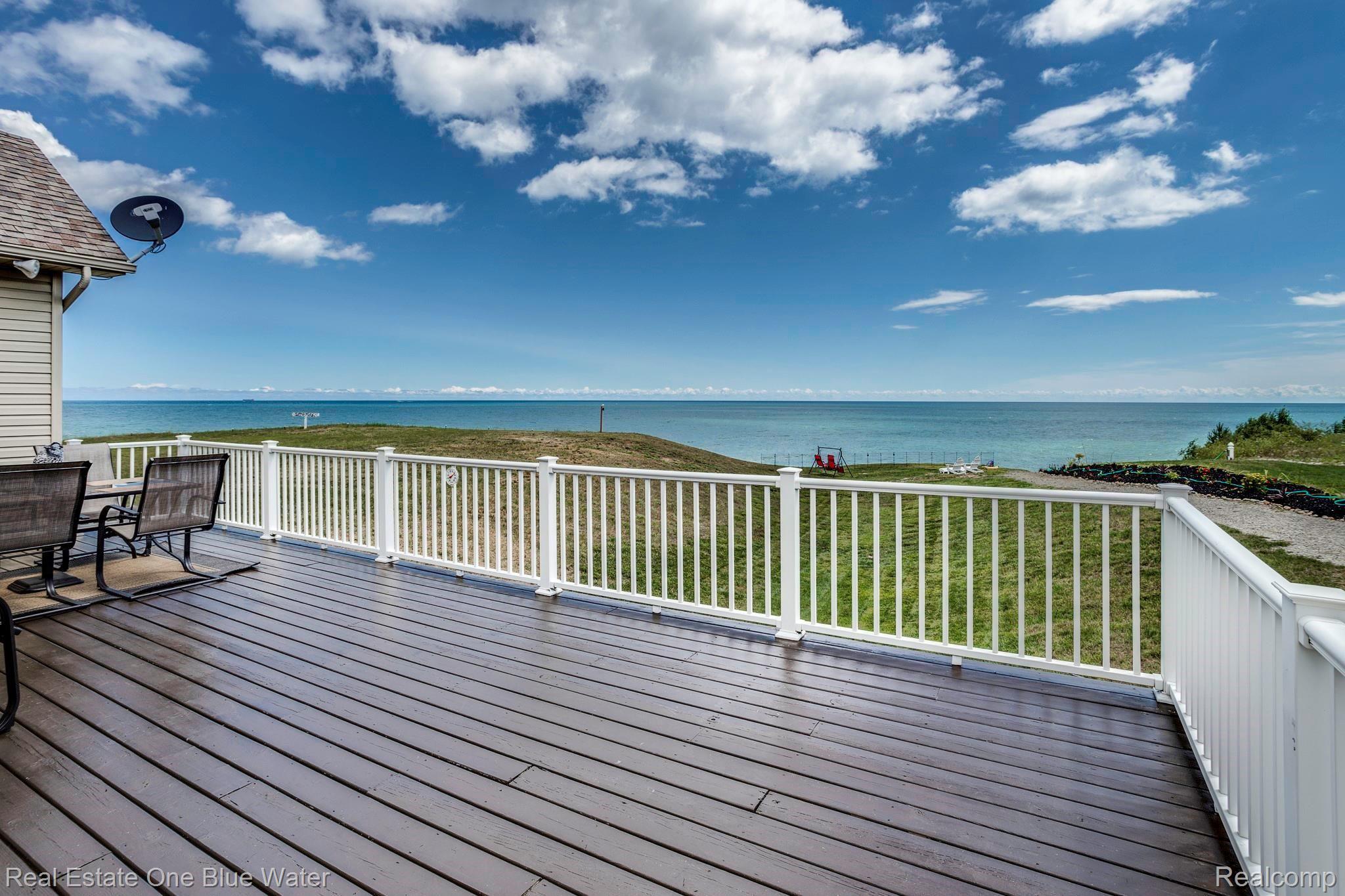 4470 Lakeshore Road Deckerville, MI 48427 - Photo 7 of 69 4470 Lakeshore Rd (22 of 71).jpg