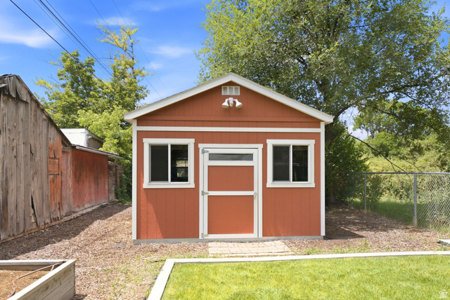 633 500 North Provo, UT 84601 - Photo 10 of 59 Large studio, ~13'x19', with mini-split