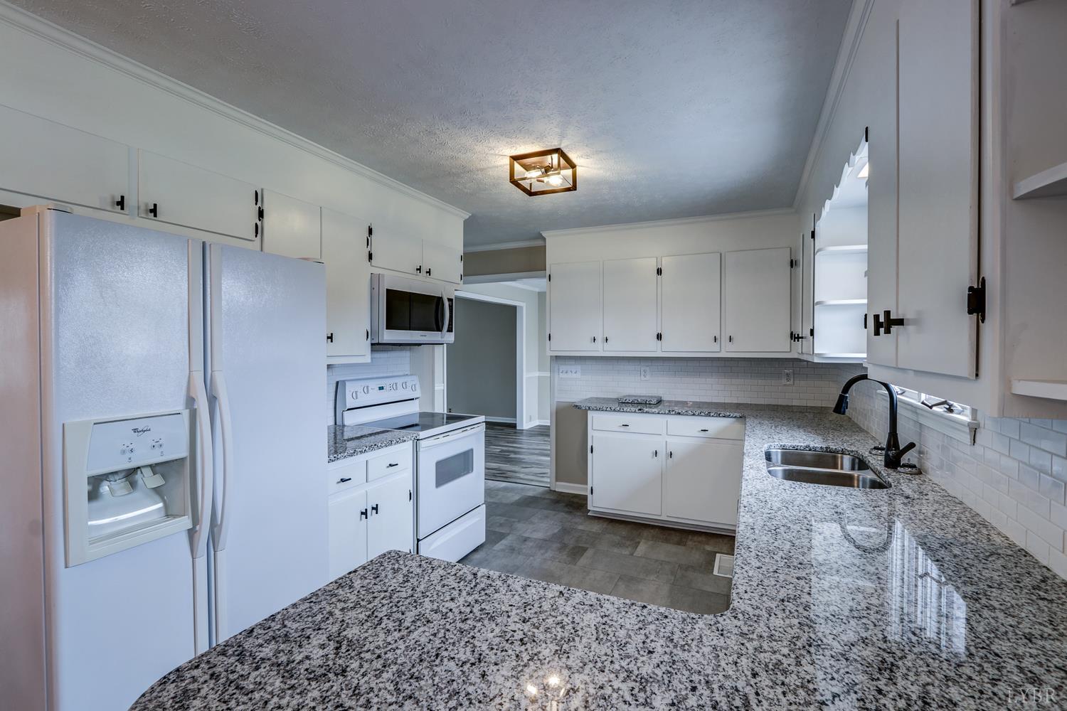 4295 Everett Road Forest, VA 24551 - Photo 4 of 11