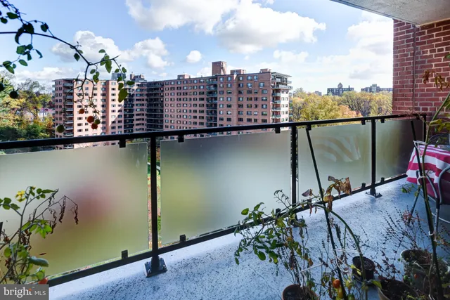 a view of building with outdoor space