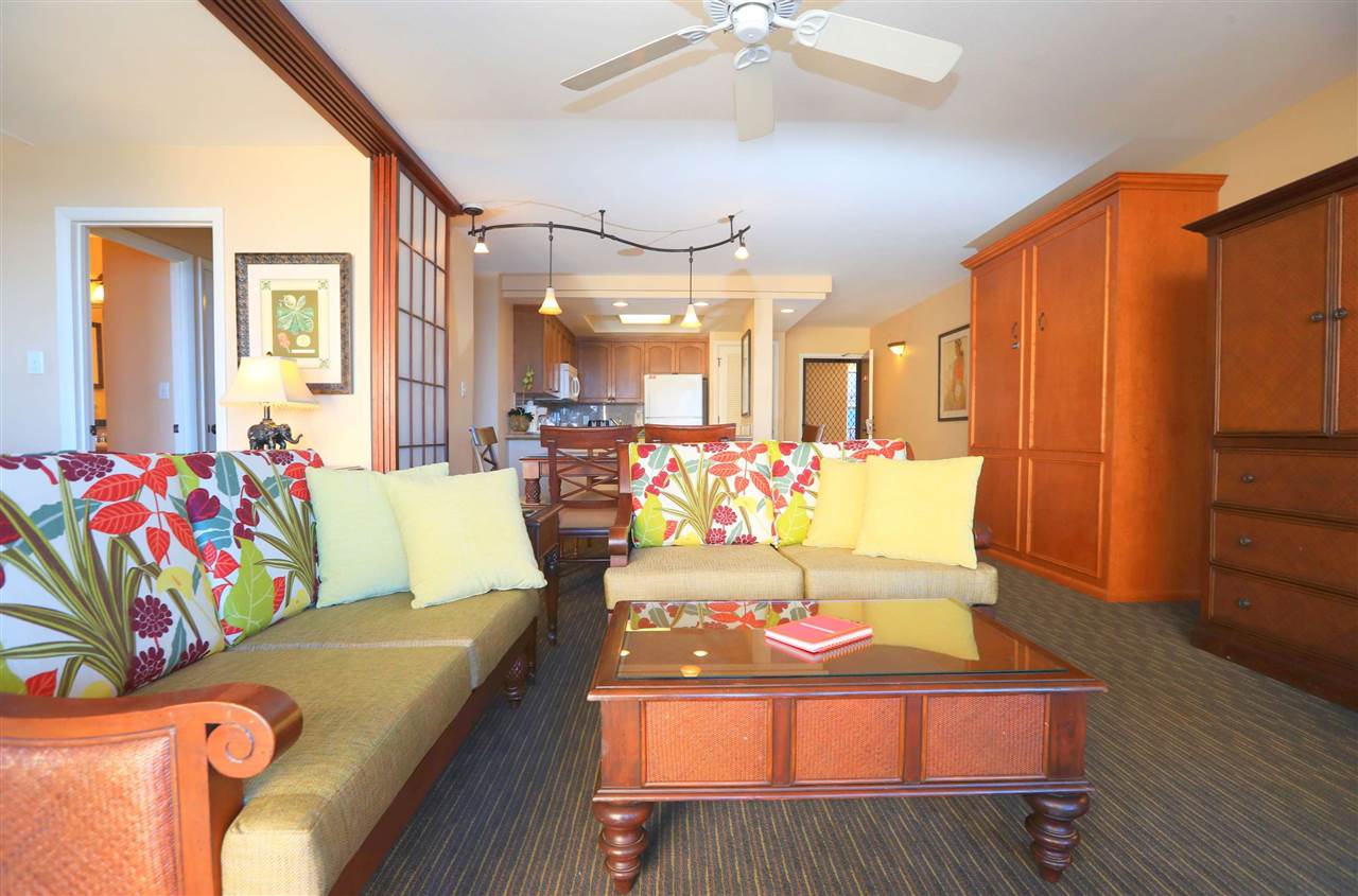 4401 Lower Honoapiilani Road, Unit B401 Lahaina, HI 96761 - Photo 2 of 17 Gallery Image 2