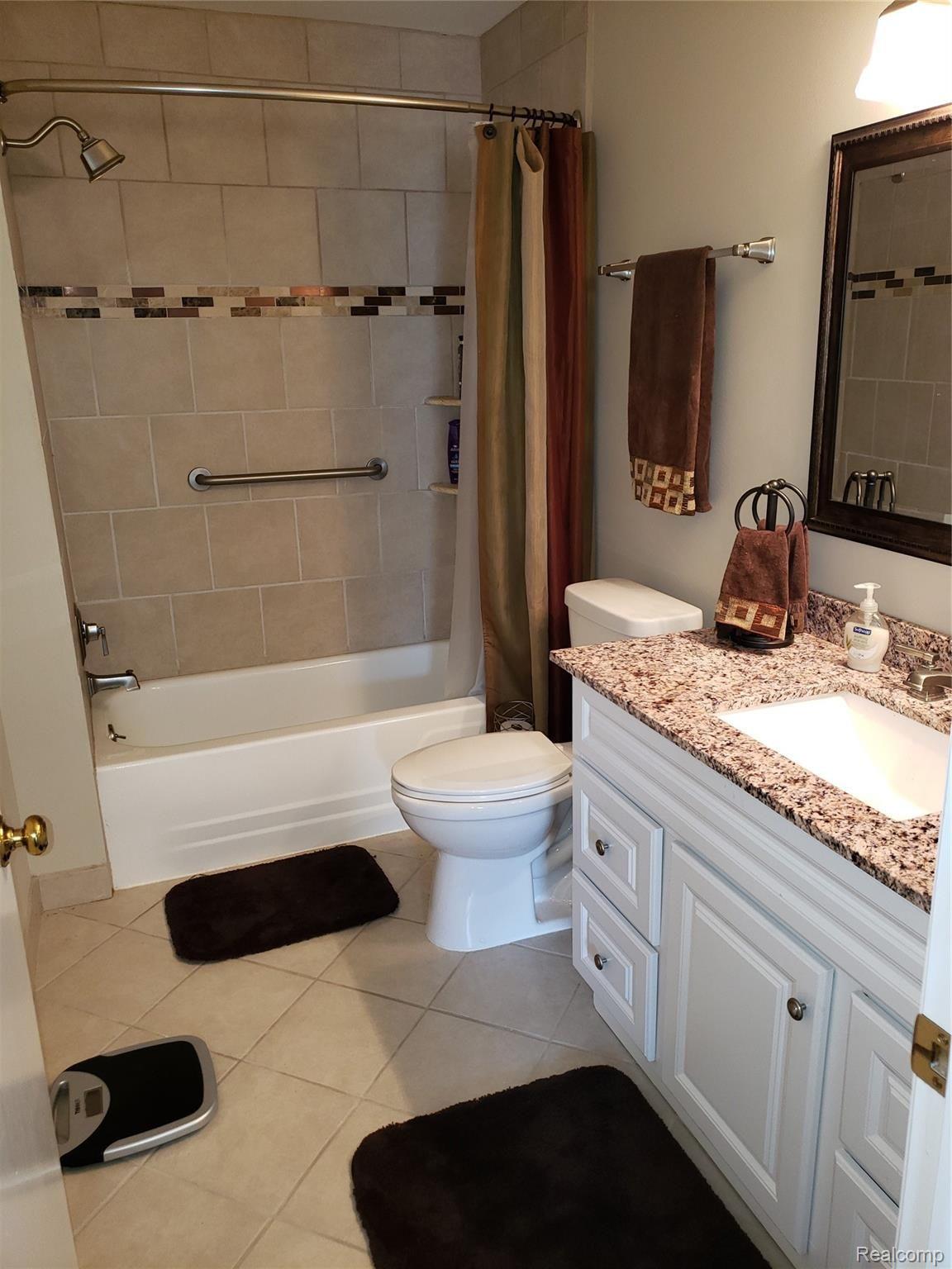 1235 Candlestick Lane Rochester, MI 48306 - Photo 15 of 18 20200301_134209.jpg