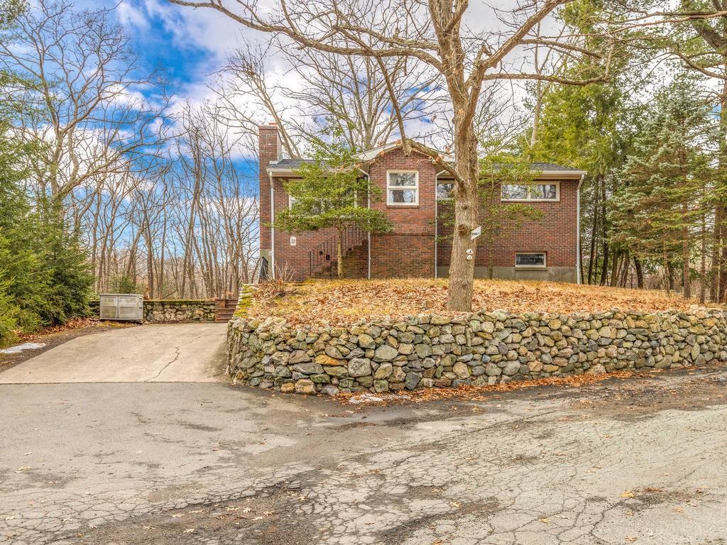 91 Dexter Road Melrose, MA 02176 - Photo 1 of 32 Gallery Image 1
