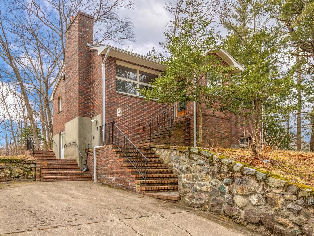 91 Dexter Road Melrose, MA 02176 - Photo 2 of 32 Gallery Image 2