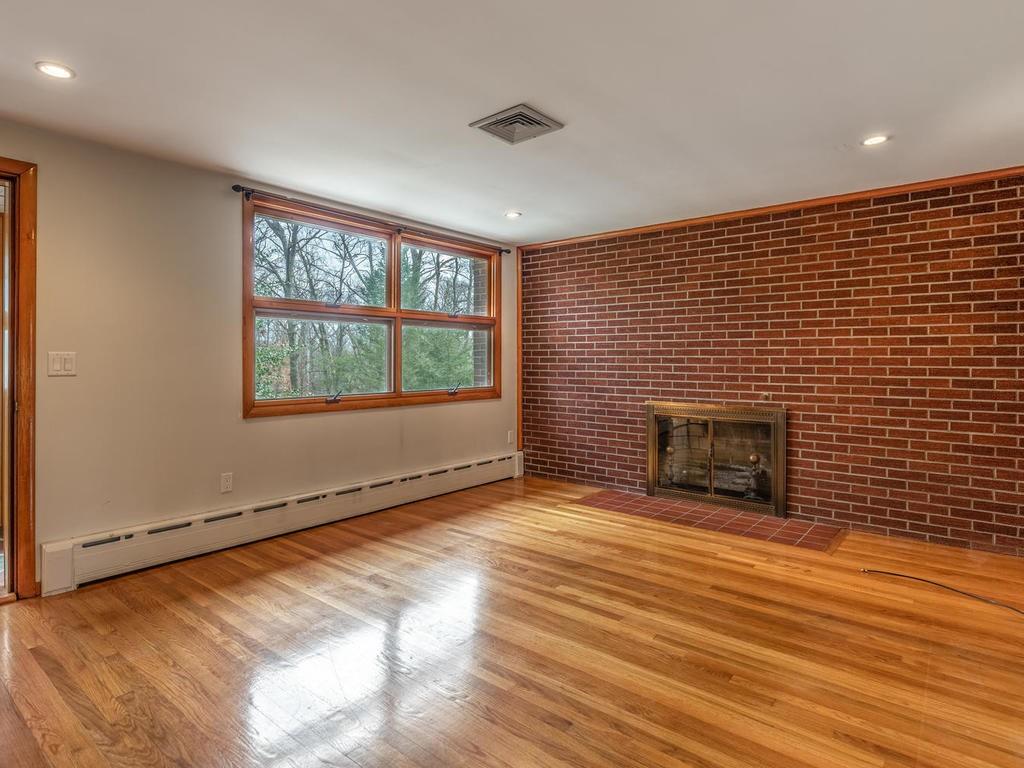 91 Dexter Road Melrose, MA 02176 - Photo 4 of 32 Gallery Image 4