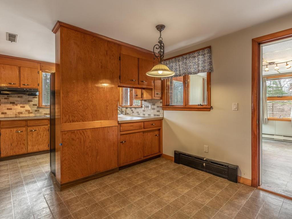 91 Dexter Road Melrose, MA 02176 - Photo 7 of 32 Gallery Image 7