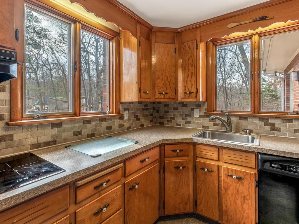 91 Dexter Road Melrose, MA 02176 - Photo 10 of 32 Gallery Image 10