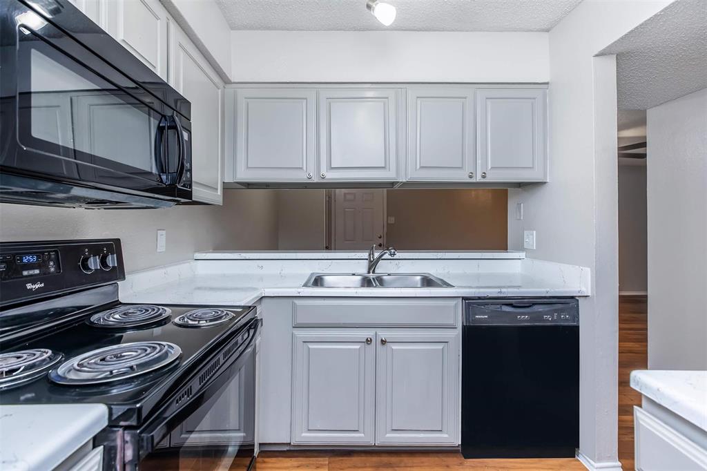 1826 Esters Road, Unit 2014 Irving, TX 75061 - Photo 18 of 37