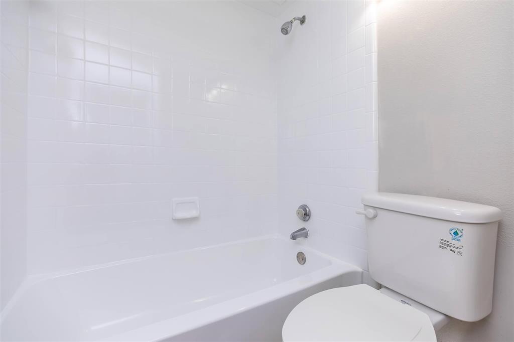 1826 Esters Road, Unit 2014 Irving, TX 75061 - Photo 26 of 37