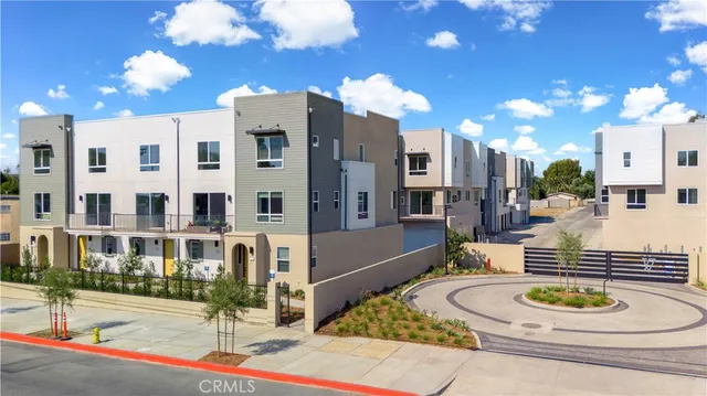 $659,990 | 9423 1/2 North Sepulveda Blvd Hills, Unit 2, Mission Hills, CA 91345