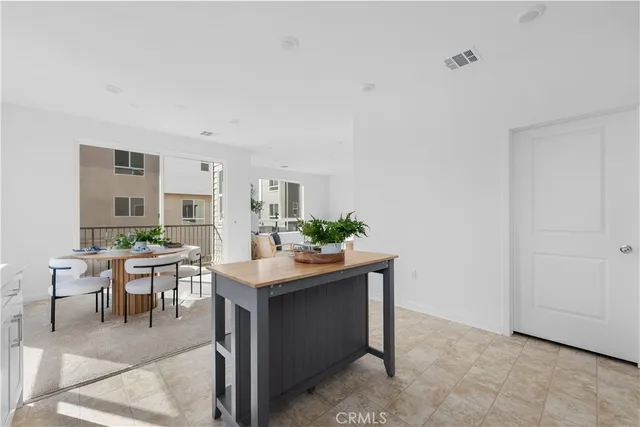$659,990 | 9423 1/2 North Sepulveda Blvd Hills, Unit 2, Mission Hills, CA 91345